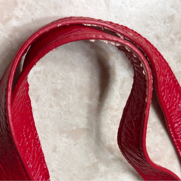 Vera Bradley “Frill” Red, Black Shiny Patent Finished Houndstooth Shoulder Bag - Picture 4 of 5